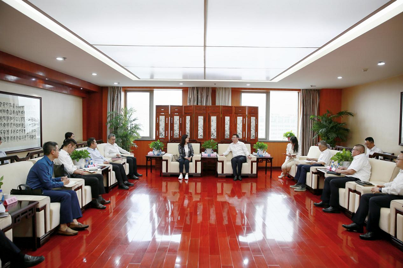 5.29公司党委副书记、总裁解志炯会见民生银行资产托管部总司理崔岩一行.png